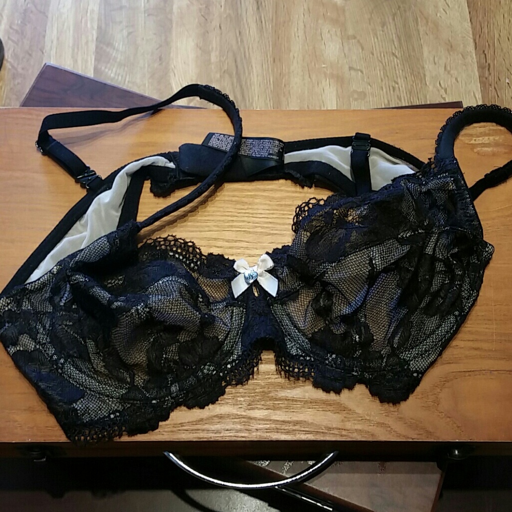 Body by Victoria unlined demi lace bra